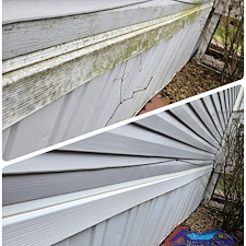 Mobile-Home-Pressure-Washing-in-St-Joseph-MO-Expert-Cleaning-for-a-Like-New-Look 3